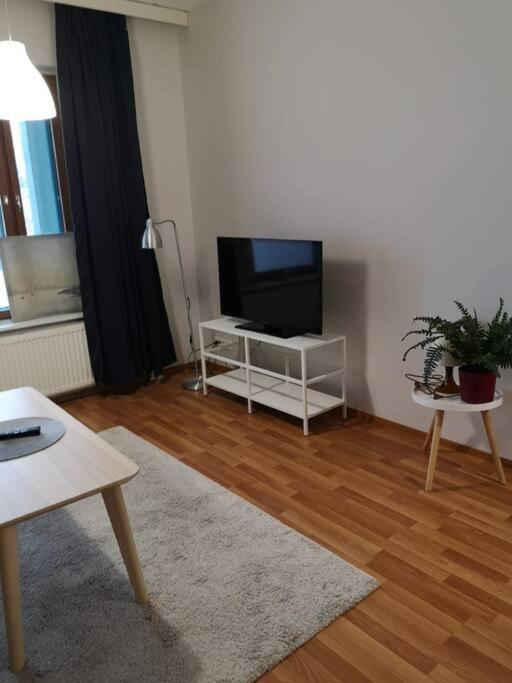 Kotimaailma - Kotoisa Saunallinen Kolmio Tikkurilan Palveluiden Aeaerellae Vantaa Exterior photo